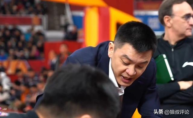 乐鱼体育官方网站-4连败跌出季后赛区域排名！杨鸣：每到单外援时我们都会有些问题