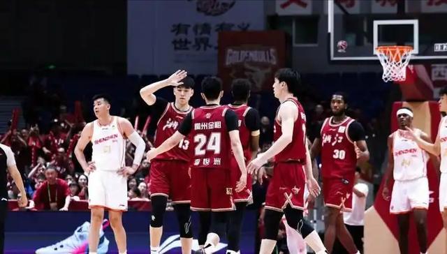 山西篮板输5个以上!刘传兴7分钟补锅,杨学增赌对了?